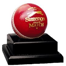 CBB1 CRICKET BALL HOLDER